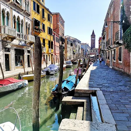 Gorgeous Venetian With Canal View 公寓 *